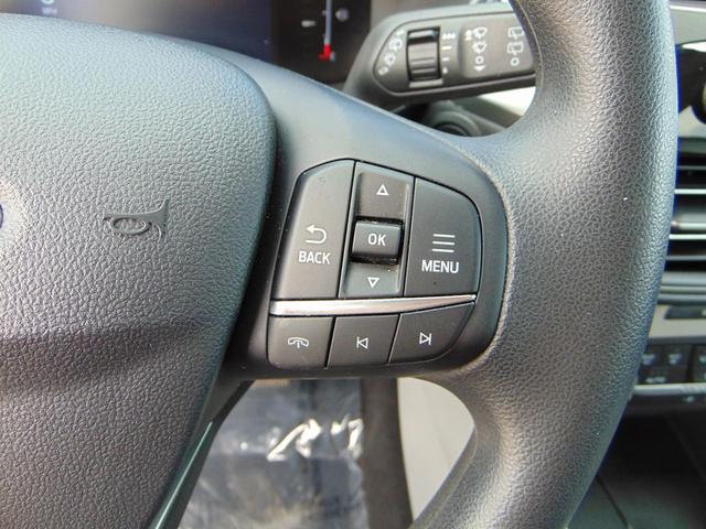Photo of 2025 Oxford White Ford Escape
