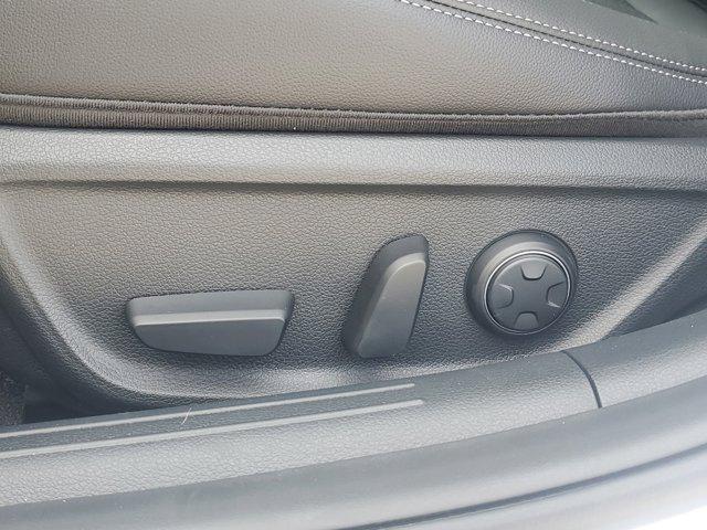 Photo of 2026 Uyuni White Genesis G70
