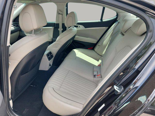 Photo of 2019 Victoria Black Genesis G70