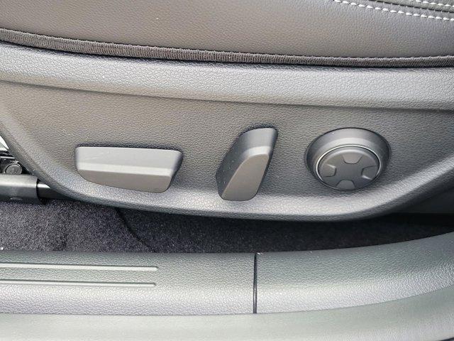 Photo of 2026 Vik Black Genesis G70