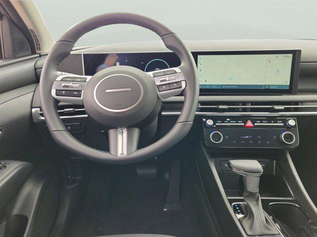 Photo of 2025 Shimmering Silver Hyundai TUCSON