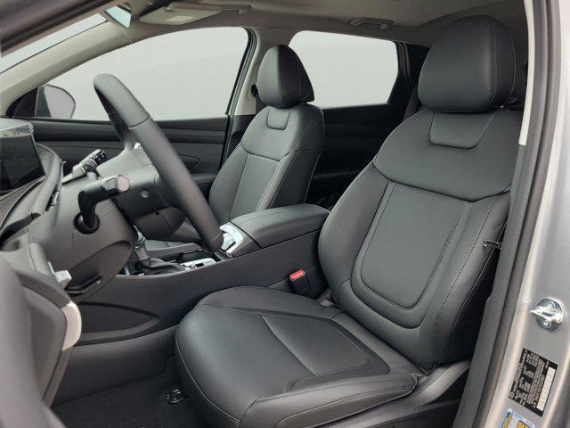 Photo of 2025 Shimmering Silver Hyundai TUCSON