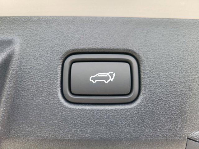 Photo of 2025 Shimmering Silver Hyundai TUCSON