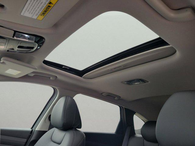 Photo of 2025 Shimmering Silver Hyundai TUCSON