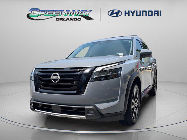 Photo of 2024 Boulder Gray Pearl Nissan Pathfinder
