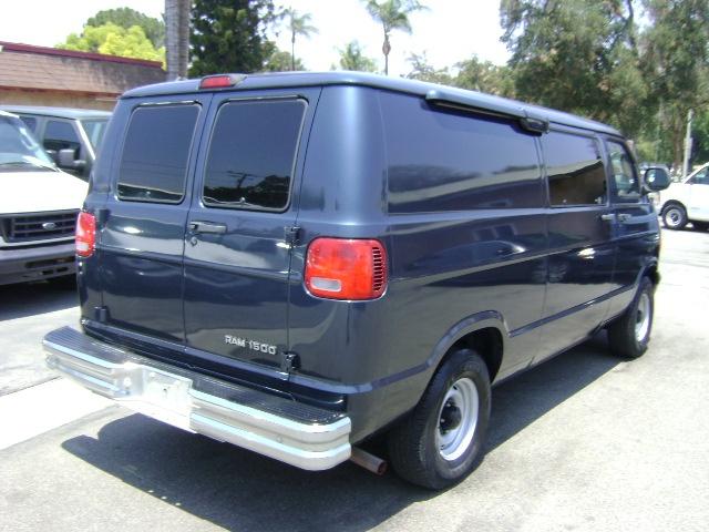Photo of 2001 Blue Green Dodge Ram Van
