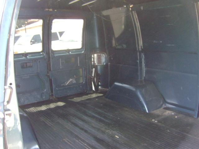 Photo of 2001 Blue Green Dodge Ram Van