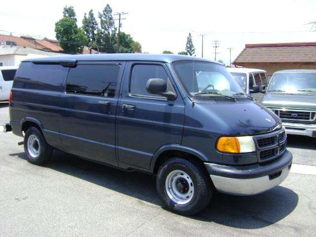 Photo of 2001 Blue Green Dodge Ram Van