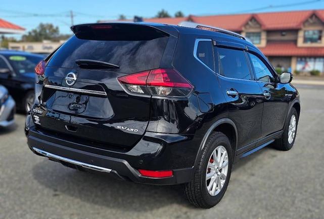 Photo of 2020 Black Nissan Rogue