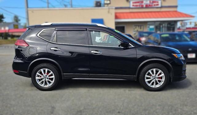 Photo of 2020 Black Nissan Rogue