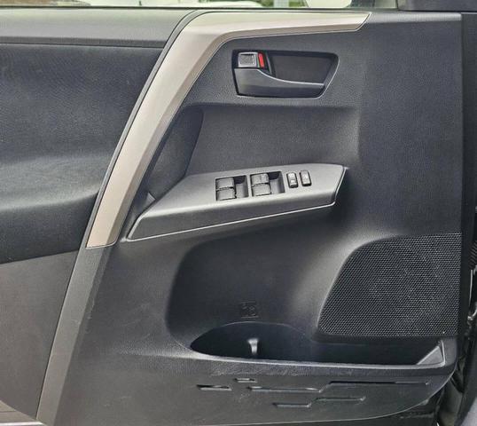 Photo of 2018 Gray Toyota RAV4