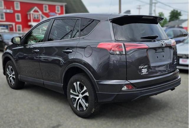 Photo of 2018 Gray Toyota RAV4