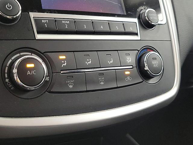 Photo of 2017 Silver Nissan Altima