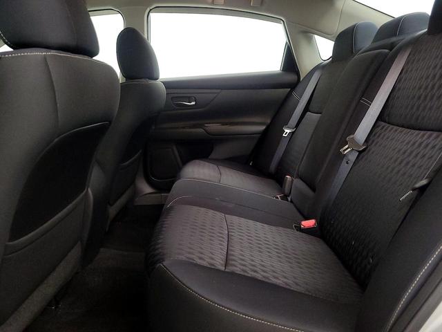 Photo of 2017 Silver Nissan Altima