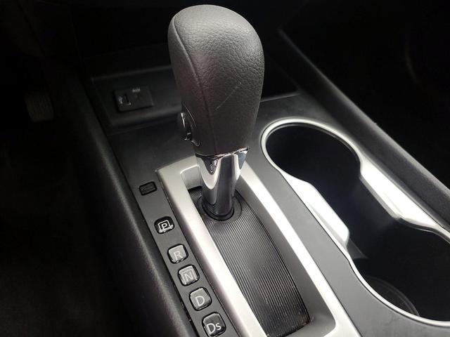 Photo of 2017 Silver Nissan Altima