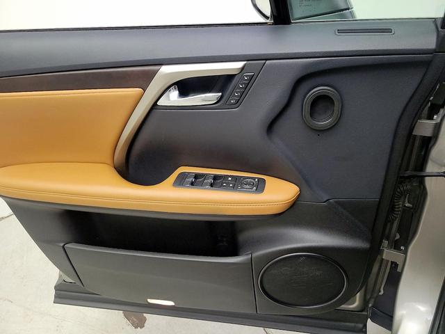 Photo of 2022 Gray Lexus RX 350