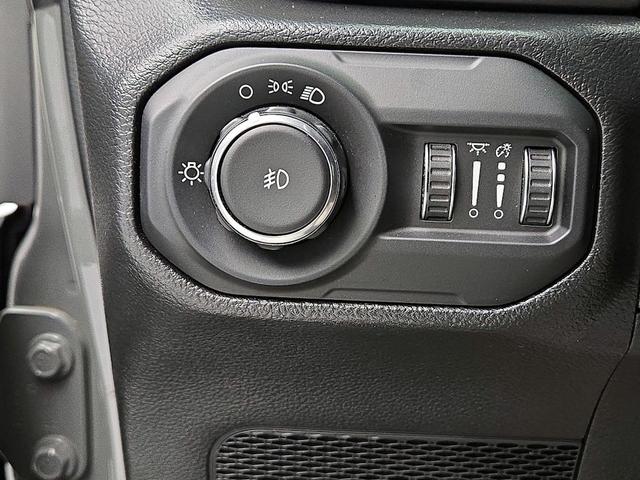 Photo of 2022 Gray Jeep Wrangler