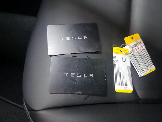 Photo of 2024 White Tesla Model Y