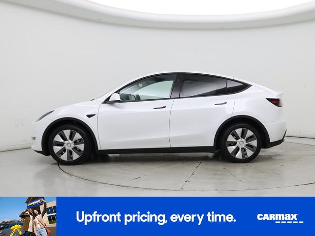 Photo of 2024 White Tesla Model Y