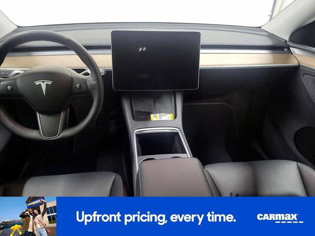 Photo of 2024 White Tesla Model Y