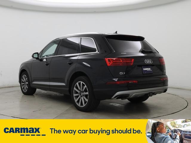 Photo of 2018 Black Audi Q7
