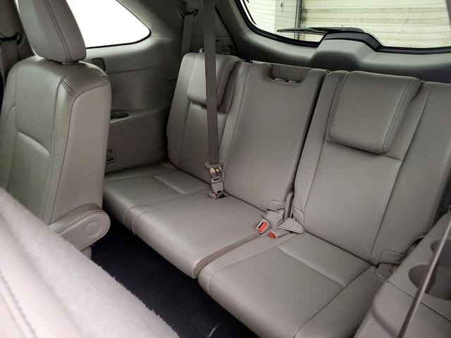 Photo of 2018 Silver Toyota Highlander