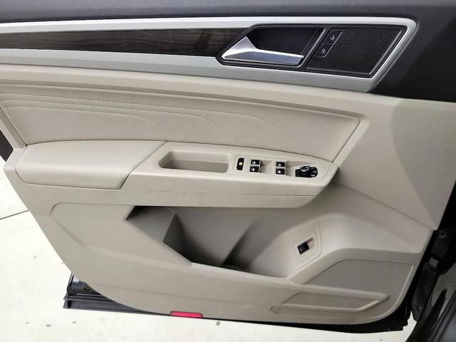 Photo of 2022 Black Volkswagen Atlas