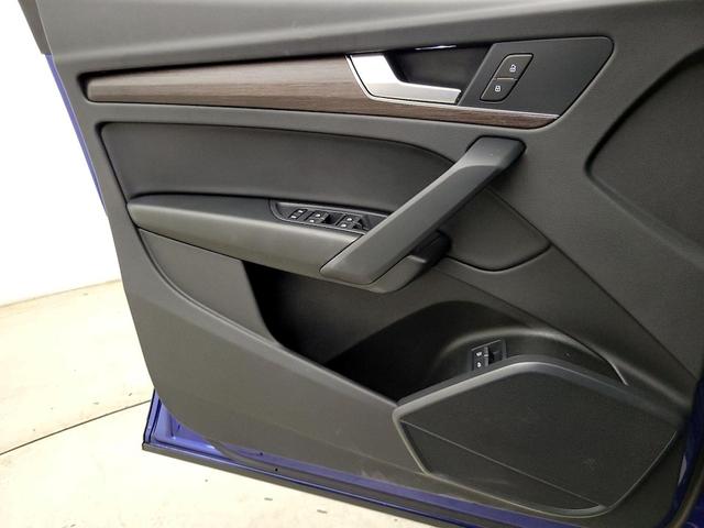 Photo of 2025 Blue Audi Q5