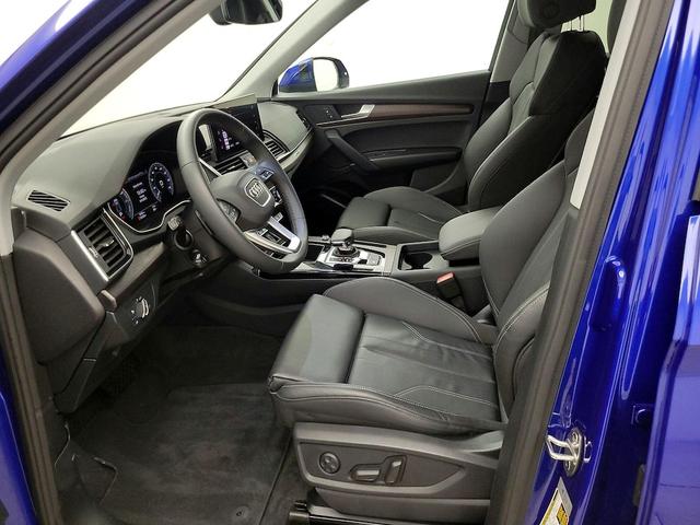 Photo of 2025 Blue Audi Q5