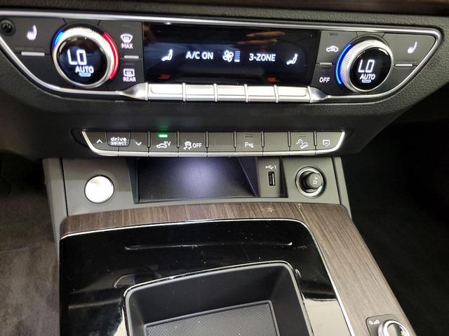Photo of 2025 Blue Audi Q5