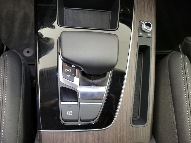 Photo of 2025 Blue Audi Q5