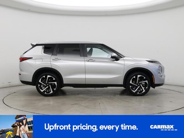 Photo of 2024 Silver Mitsubishi Outlander