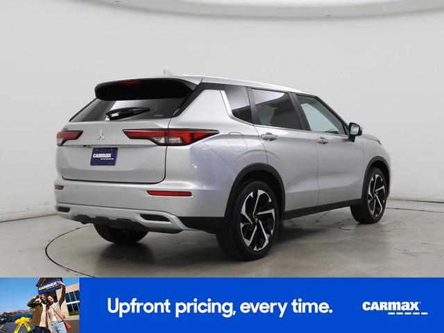 Photo of 2024 Silver Mitsubishi Outlander