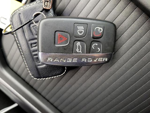 Photo of 2019 Black Land Rover Range Rover Evoque