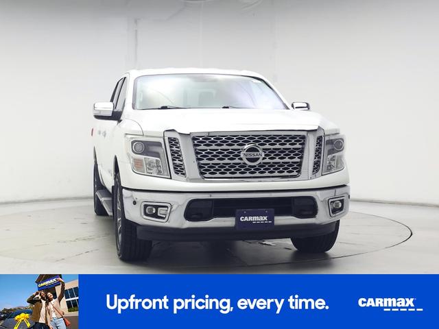 Photo of 2018 White Nissan Titan