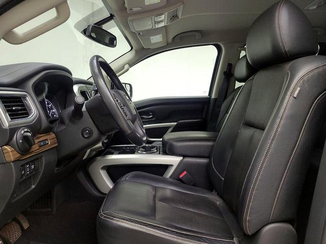 Photo of 2018 White Nissan Titan