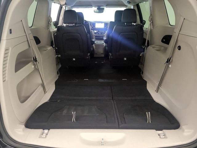 Photo of 2021 Black Chrysler Pacifica