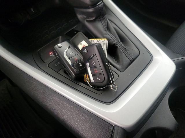 Photo of 2020 Silver Toyota RAV4