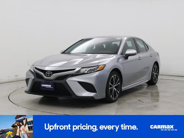 Photo of 2018 Silver Toyota Camry