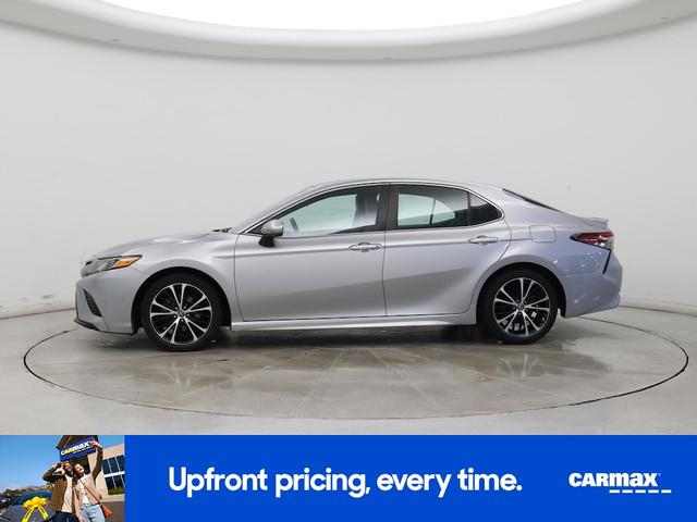 Photo of 2018 Silver Toyota Camry