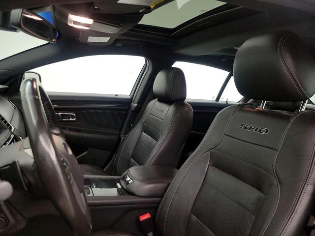 Photo of 2016 Black Ford Taurus