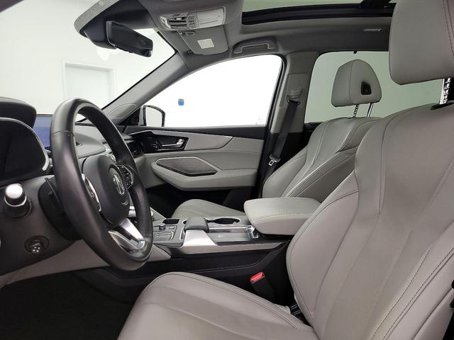 Photo of 2024 Silver Acura MDX