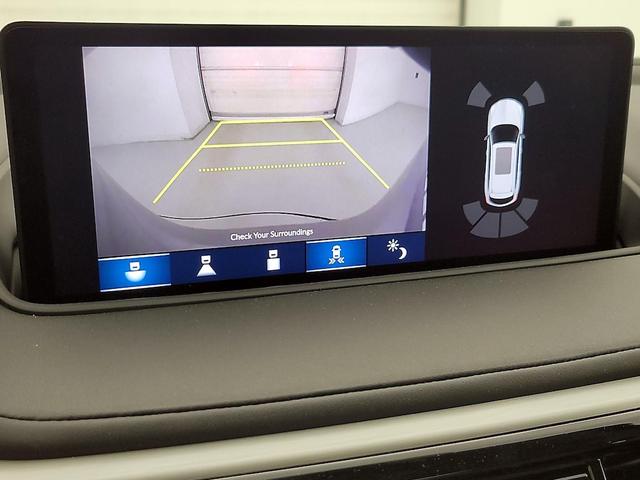 Photo of 2024 Silver Acura MDX