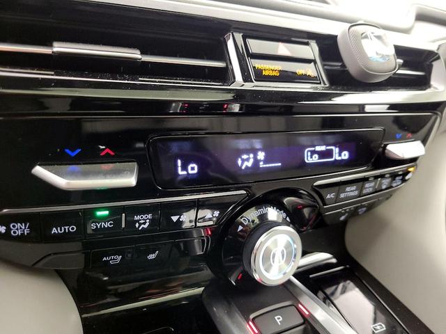 Photo of 2024 Silver Acura MDX