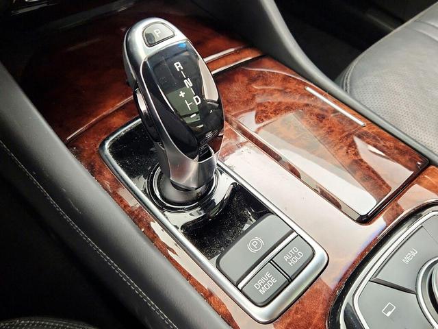 Photo of 2015 Silver Kia K900