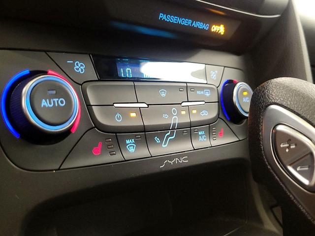 Photo of 2017 Blue Ford Focus