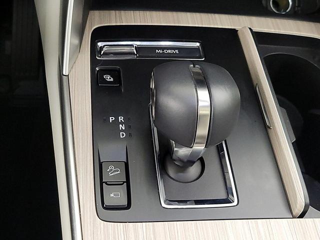 Photo of 2024 Gray Mazda CX-90