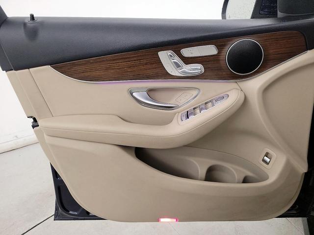 Photo of 2022 Blue Mercedes-Benz GLC 300