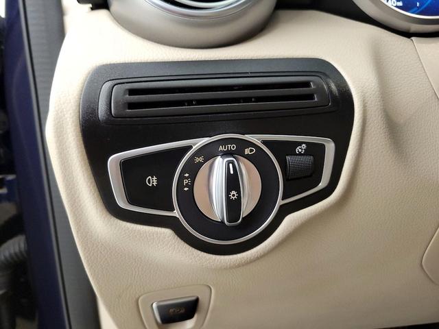 Photo of 2022 Blue Mercedes-Benz GLC 300