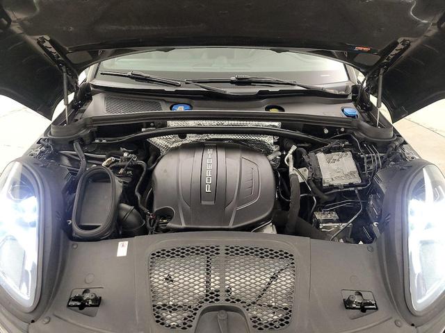 Photo of 2020 Black Porsche Macan